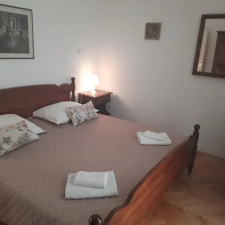 Apartment Beba Komiza