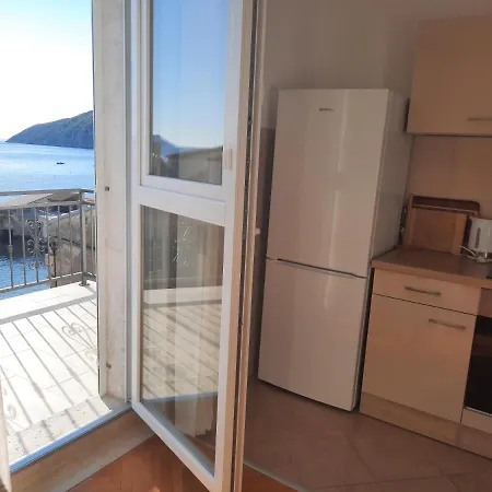 Apartment Beba Komiza