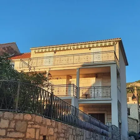 Apartment Beba Komiza