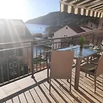 Beba Apartment Komiza