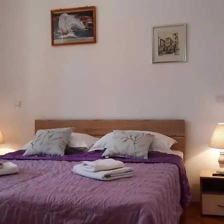Beba Komiža