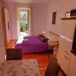 Beba Апартаменты Комижа