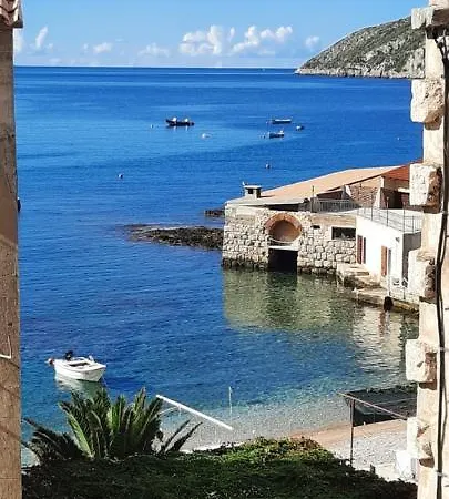 Beba Apartman Komiža