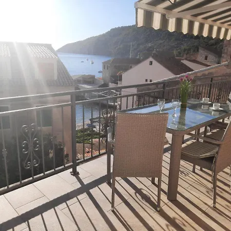 Beba Apartman Komiža